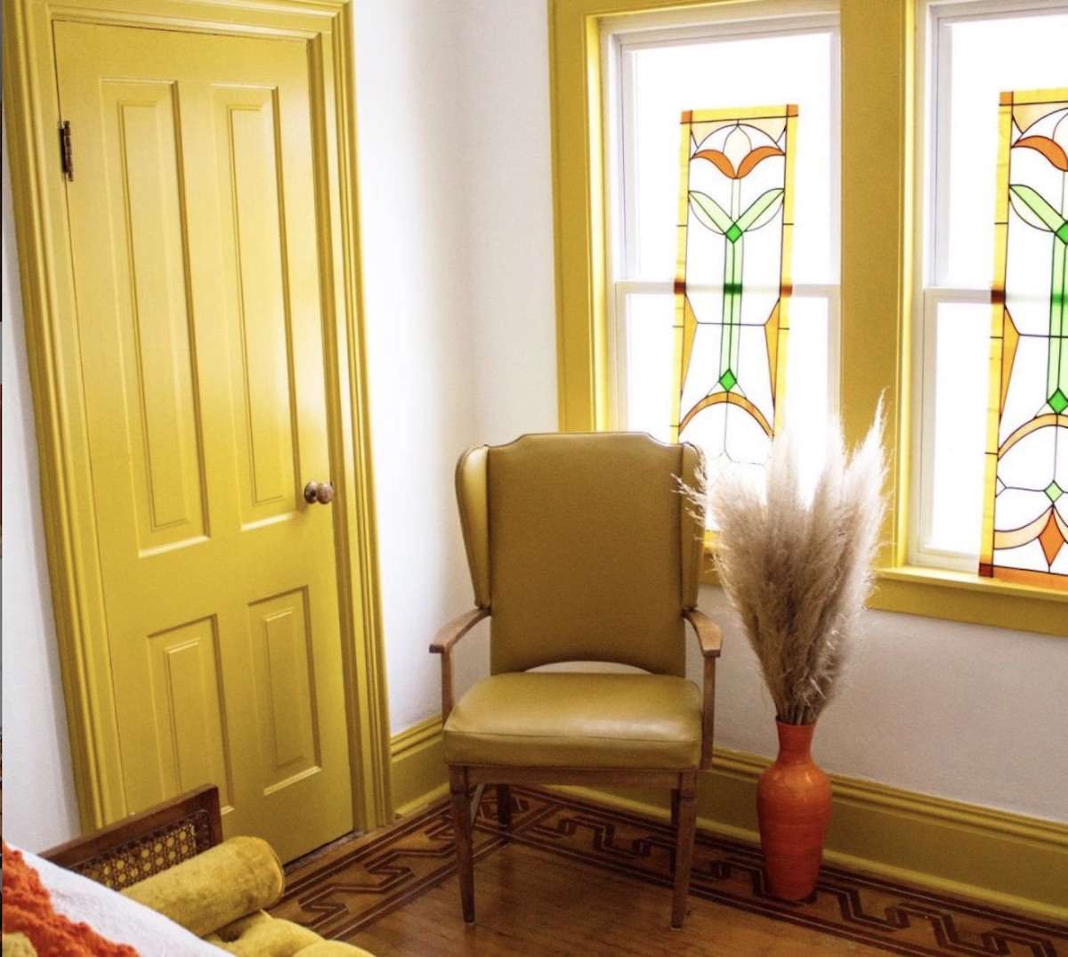 quarto amarelo monocromático