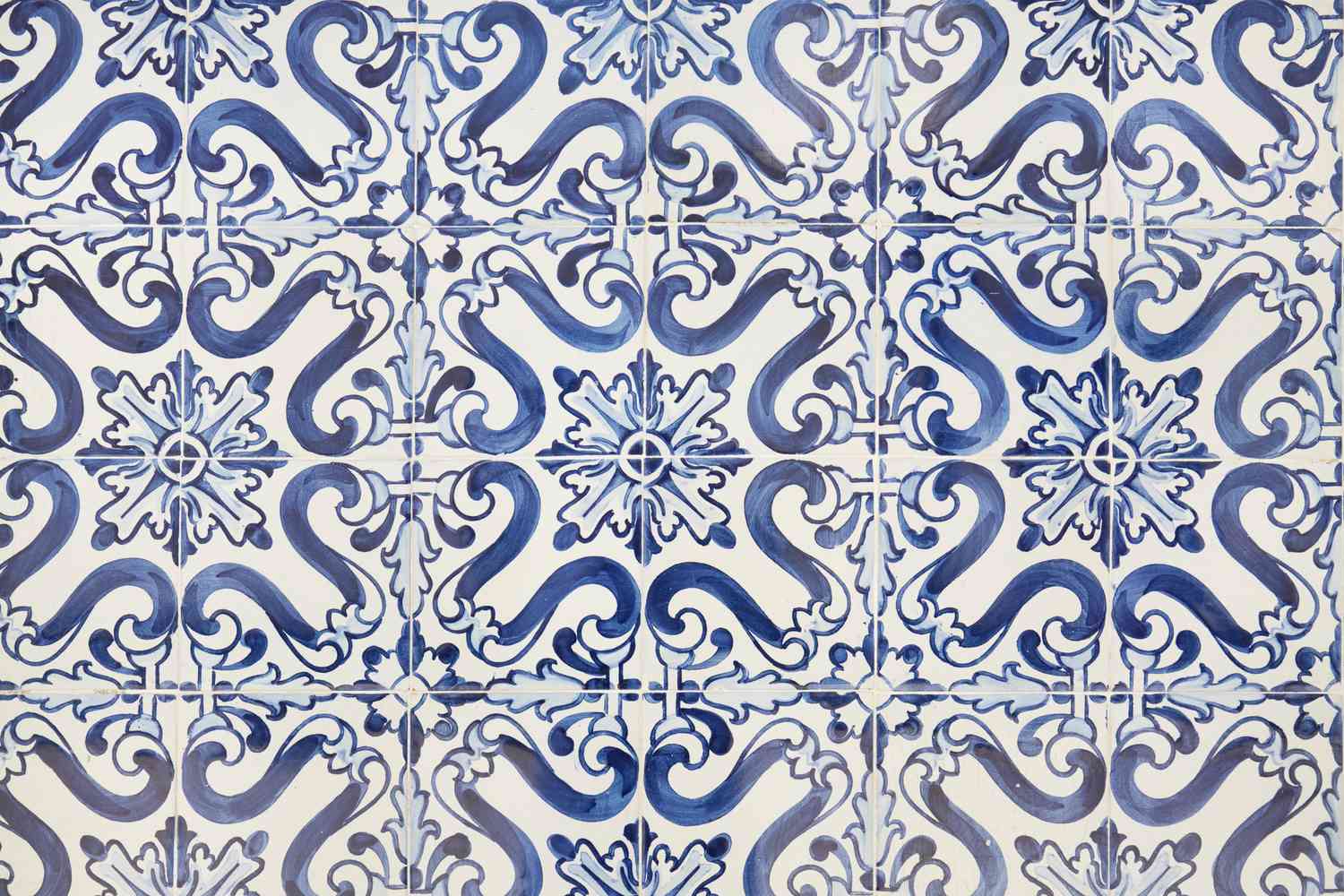 Ceramic floor tiles