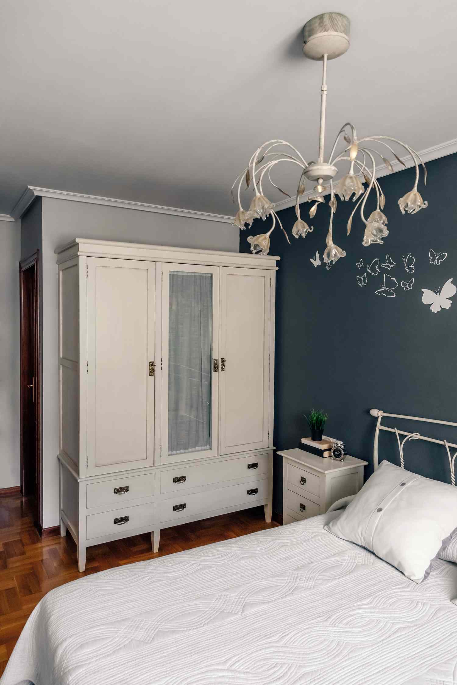 Armoire de chambre à coucher