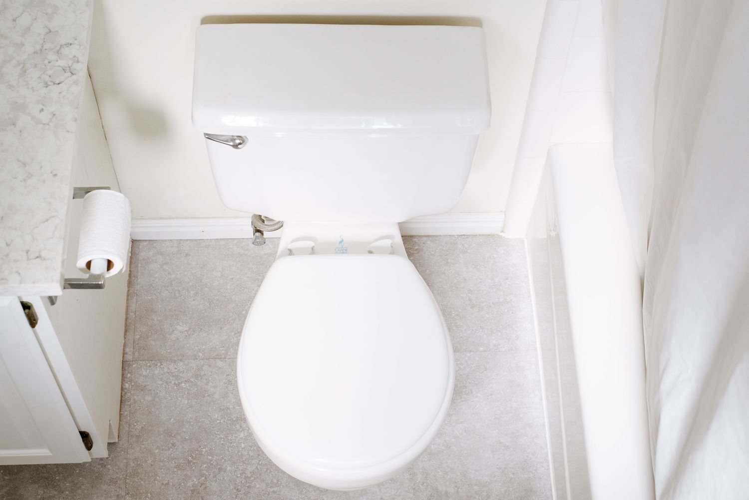 Wie man eine lose oder wackelnde Toilette repariert