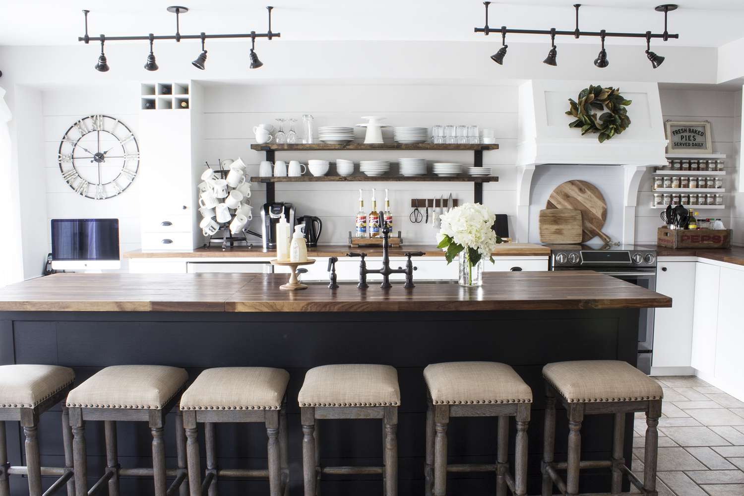 modern- farmhouse kitchen wit white walls