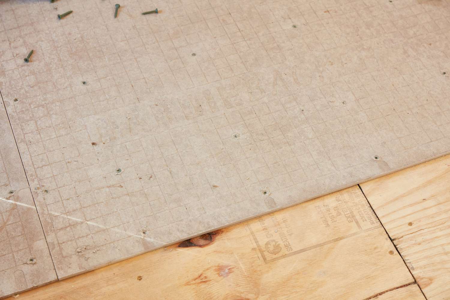 Panneau d'appui à base de ciment sur sol en bois pour carreaux de céramique