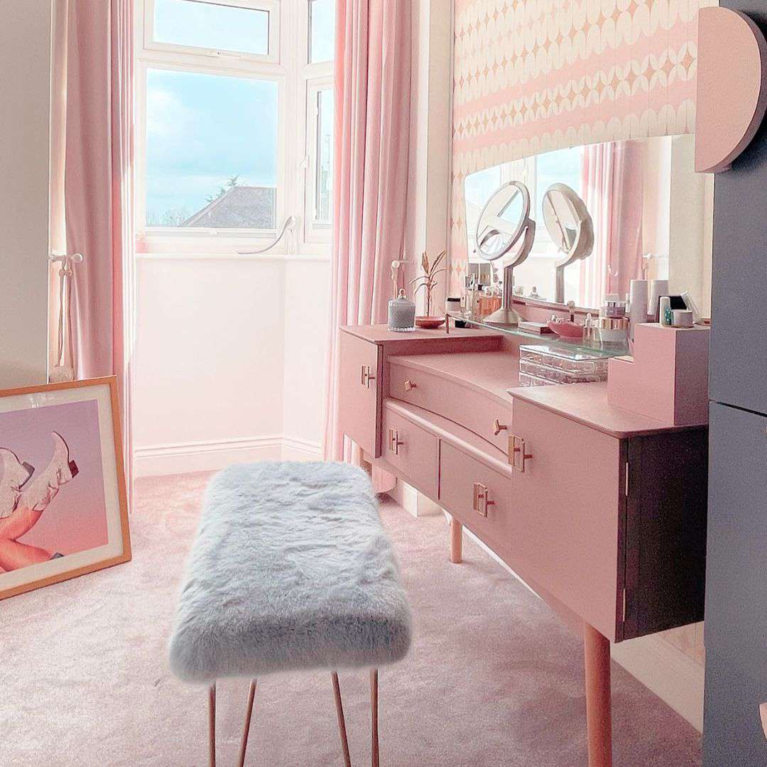 pastel room