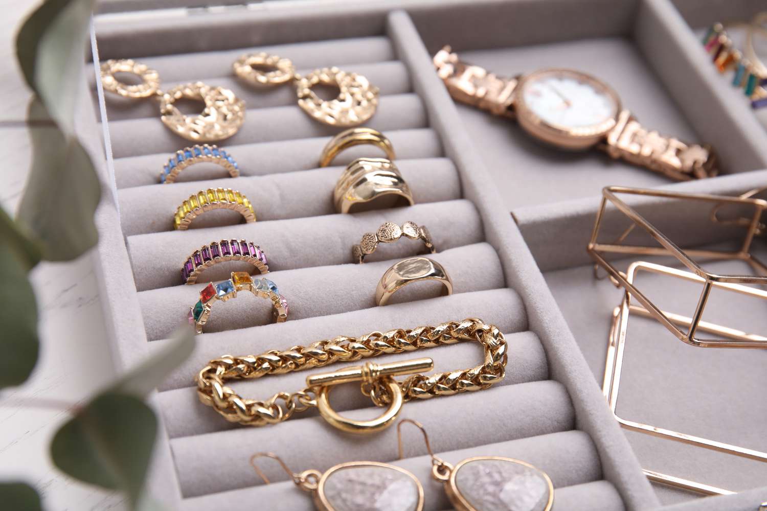 Organized jewelry