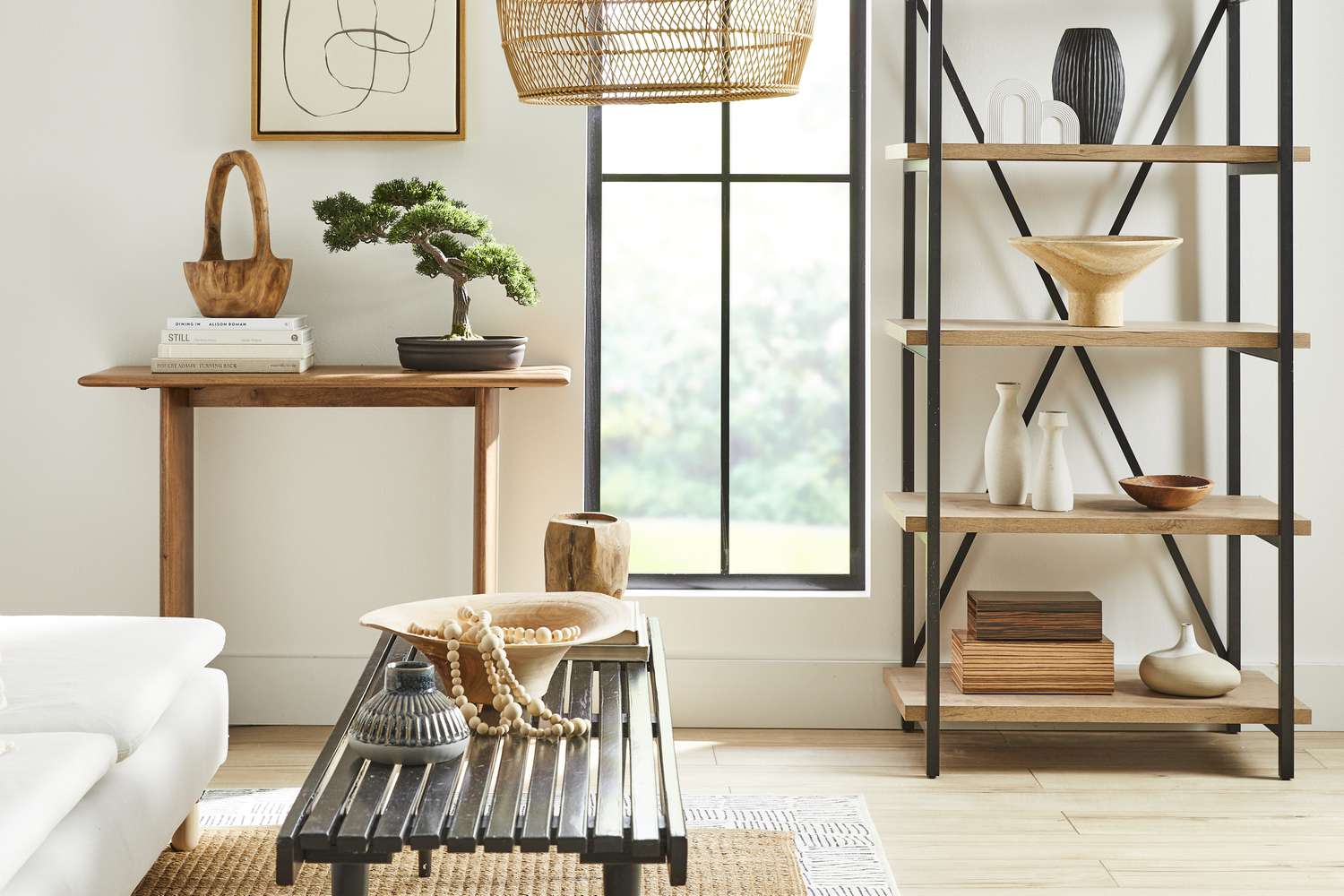 Un intérieur incorporant des éléments de design et de décoration japonais