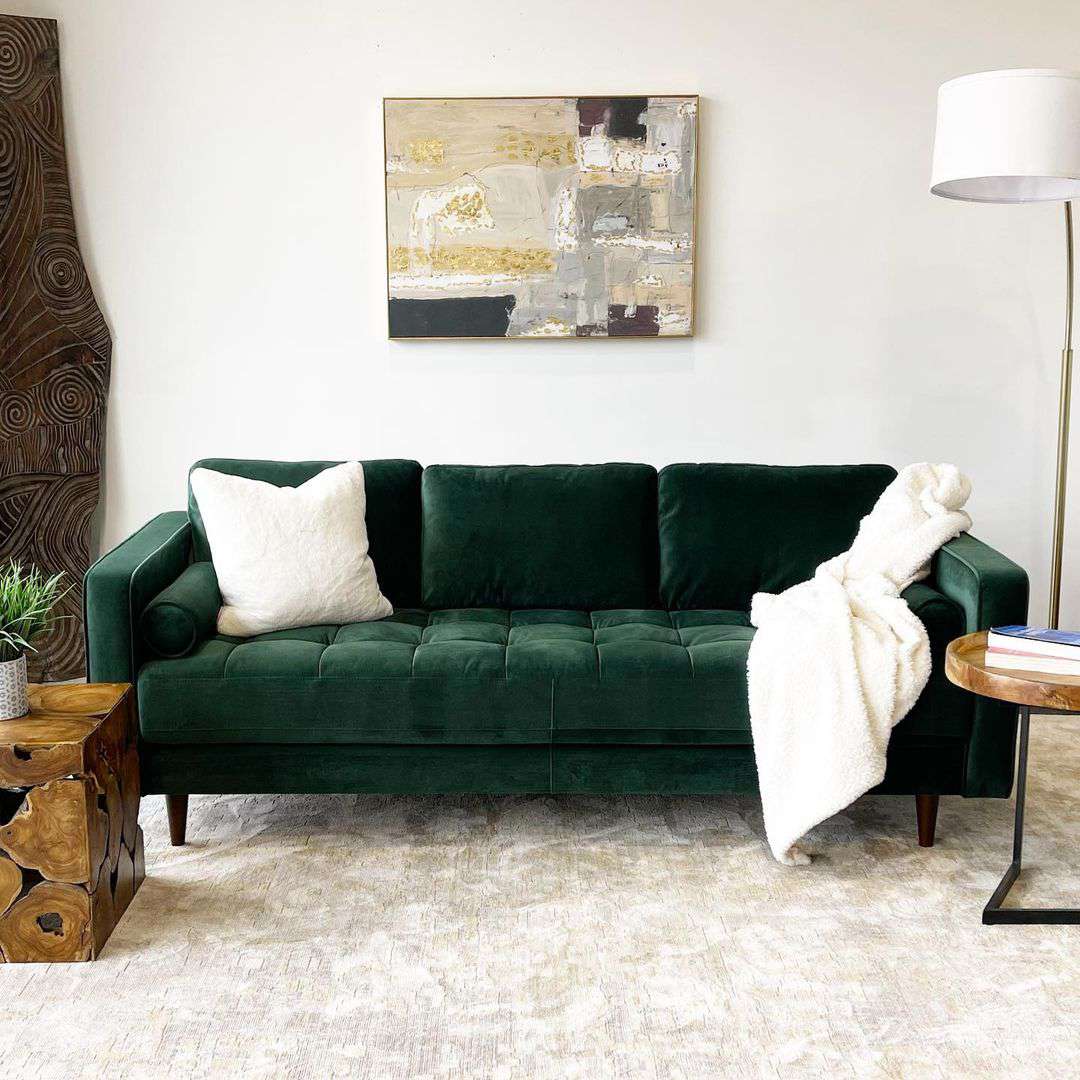 Modernes grünes Sofa im Wohnzimmer