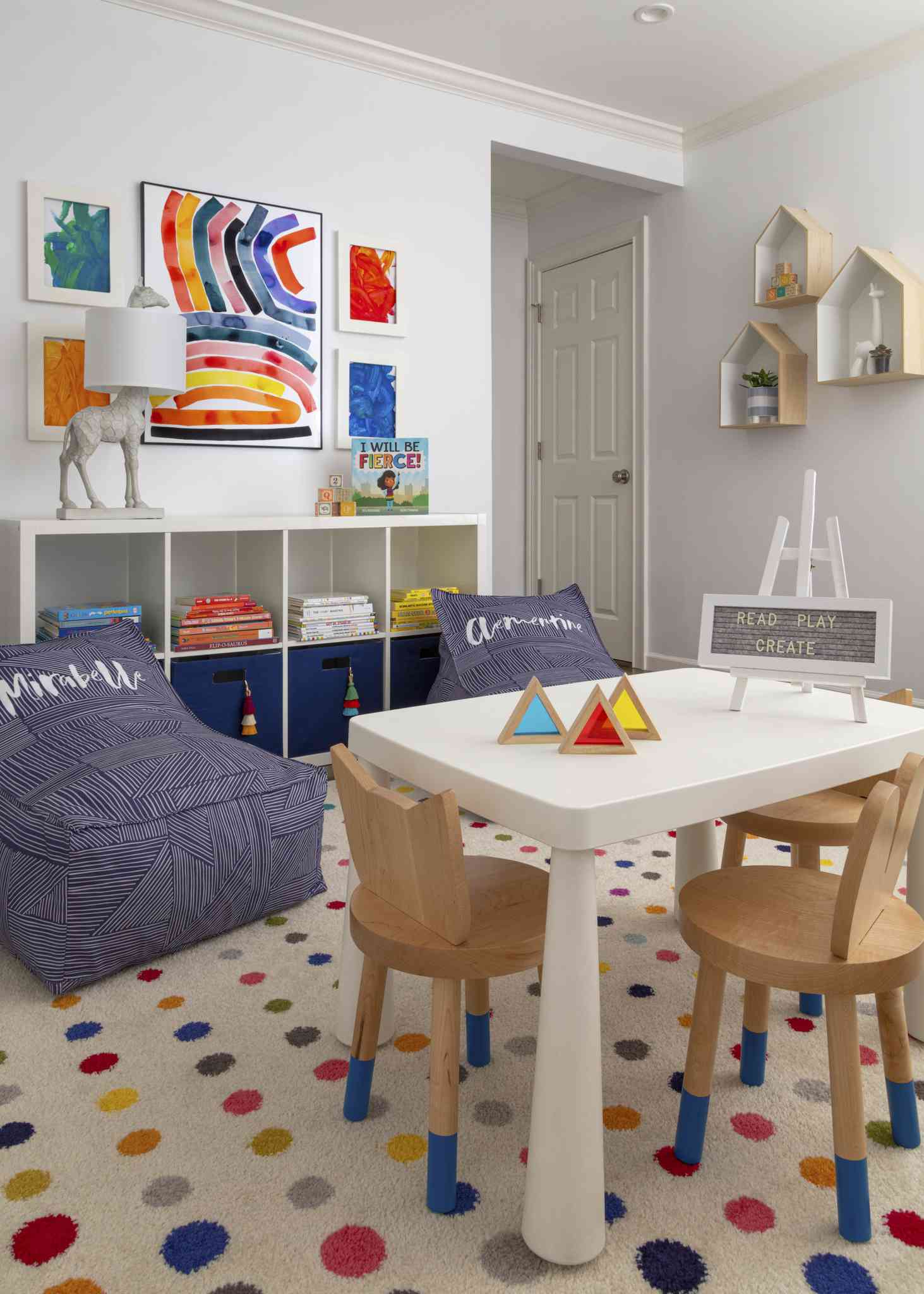 kids play and craft space