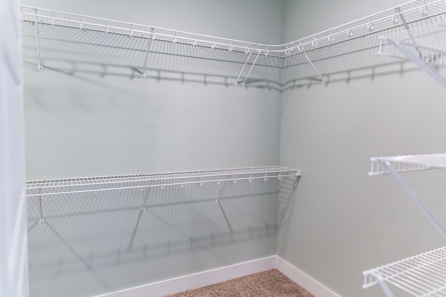 Ventilated wire shelving