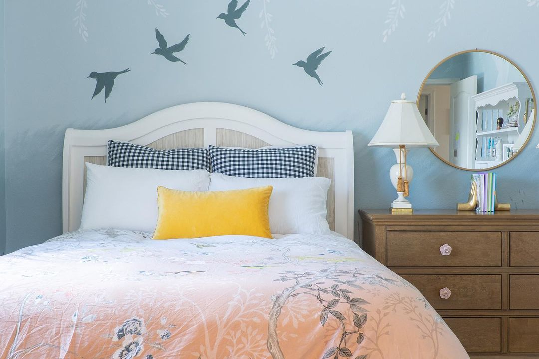 bird mural in bedroom