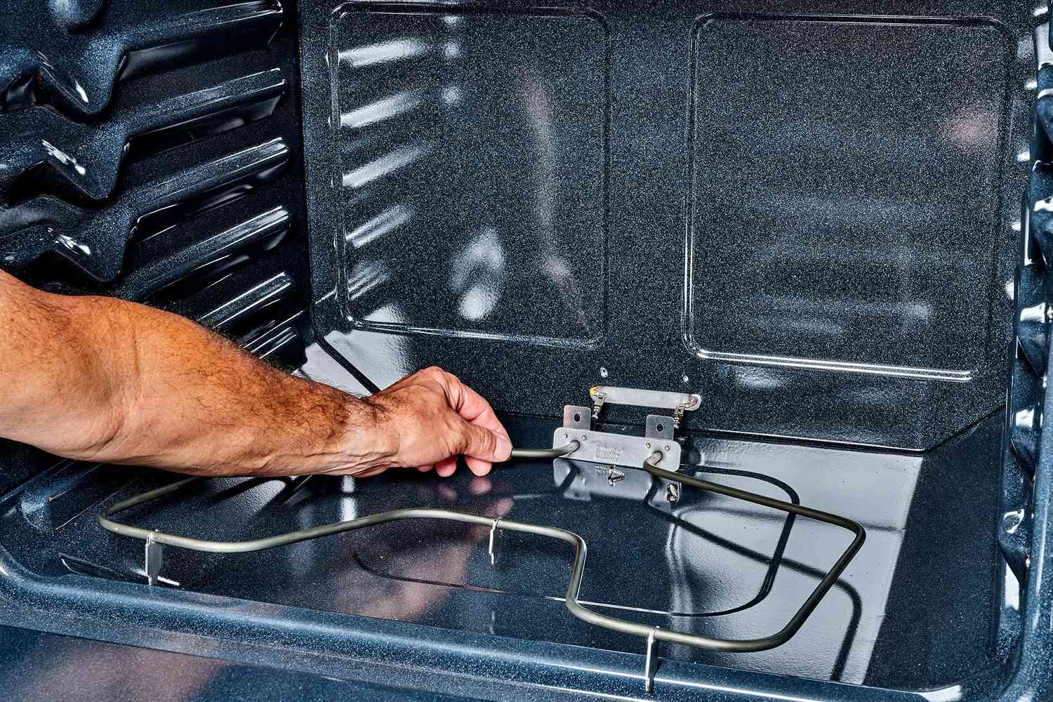 Como substituir a bobina de cozimento em um forno elétrico