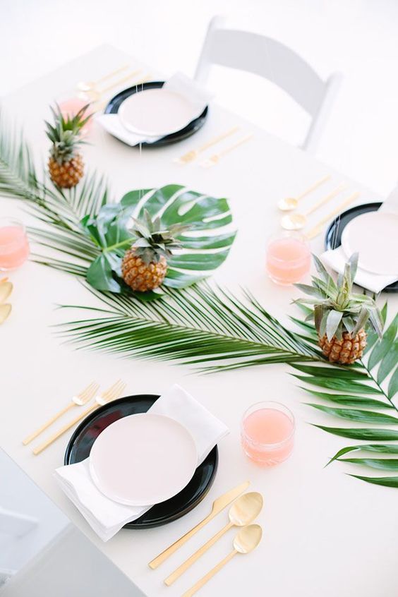 Palm table setting