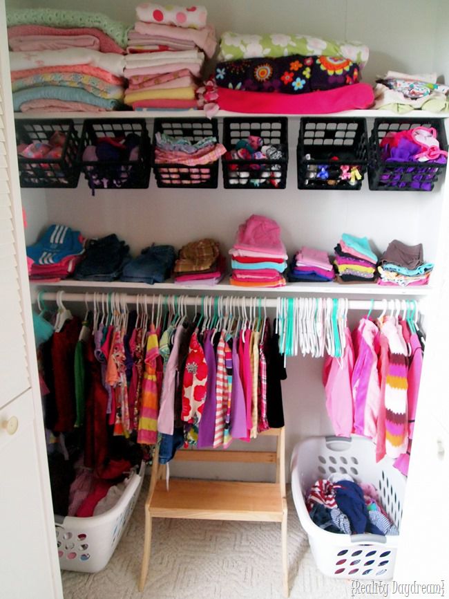 DIY Hanging Closet Organization Baskets