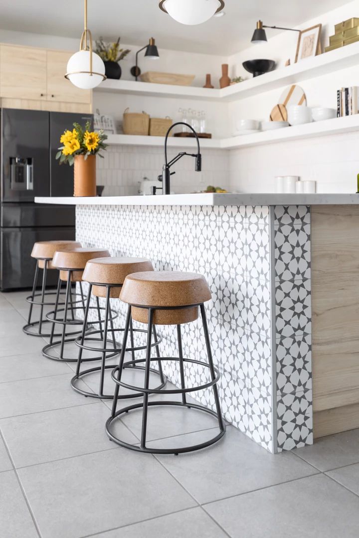 Patterned kitchen island tile