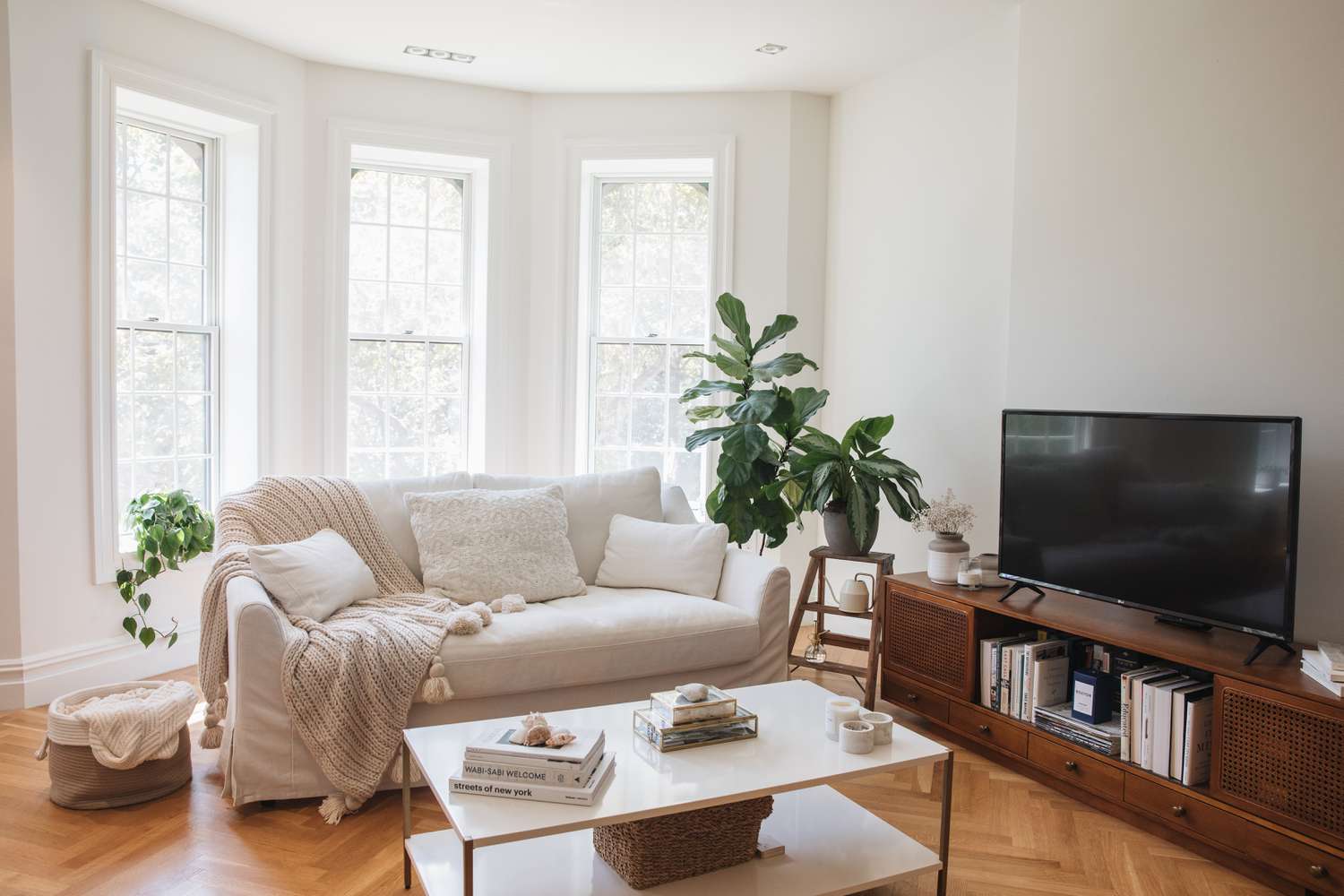 13 reglas para colocar los muebles y el televisor en el salón