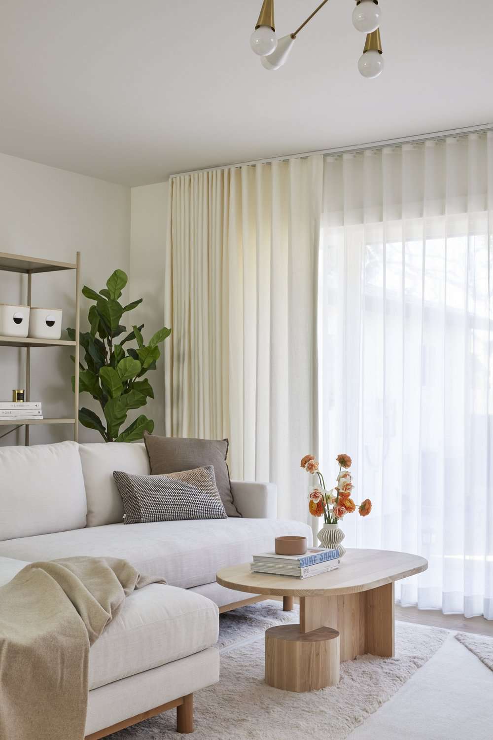 cortinas transparentes abaixo das cortinas off white