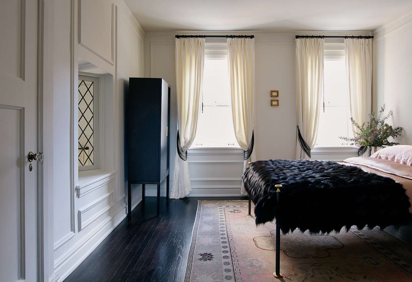 minimalist bedroom 
