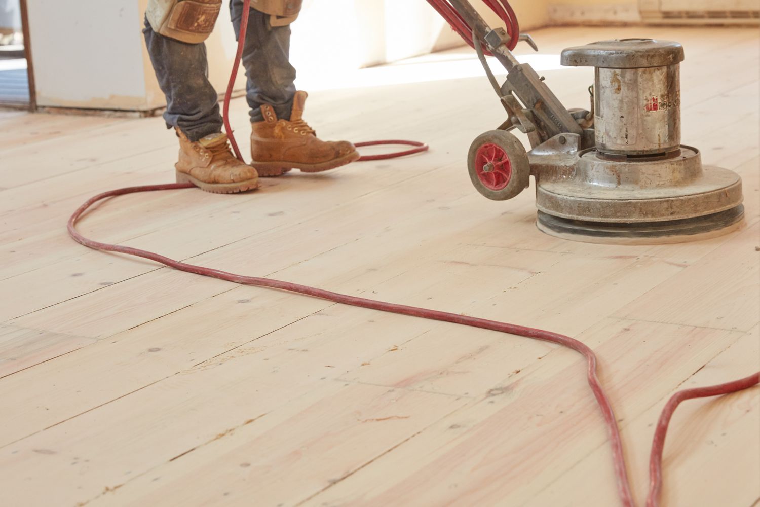 Cómo lijar suelos de madera dura