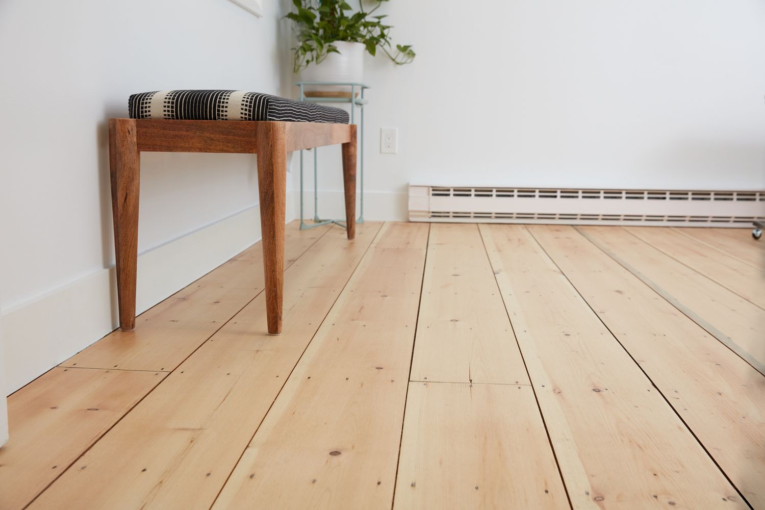 7 coisas que você deve saber antes de dar novo acabamento em pisos de madeira