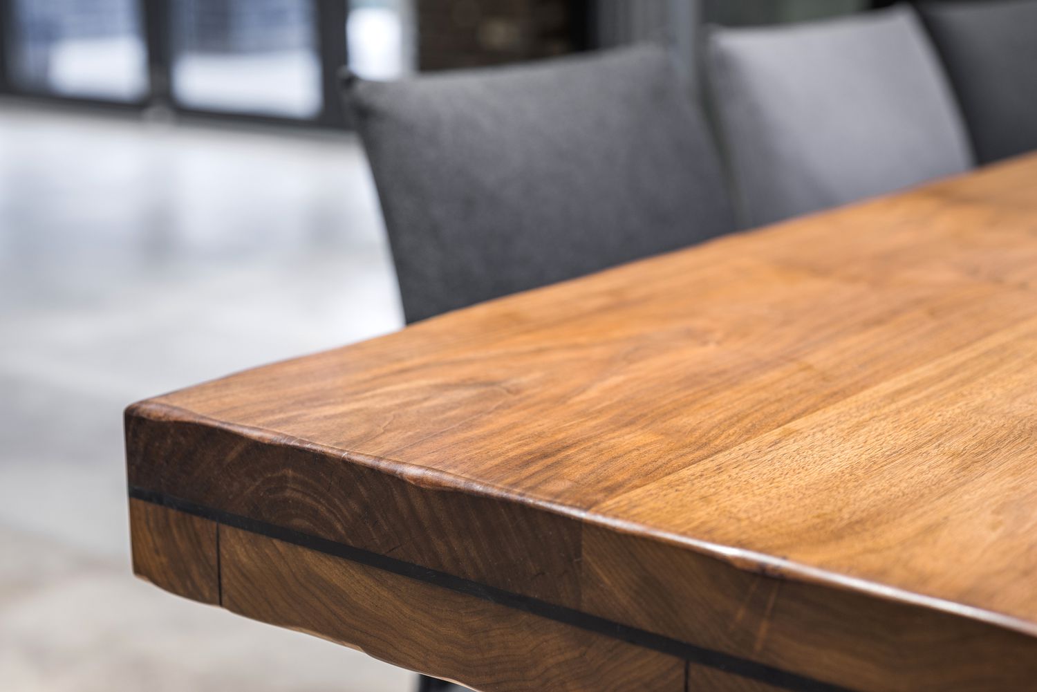 Was sind Möbel aus Akazienholz? Qualität, Härte & Kauftipps