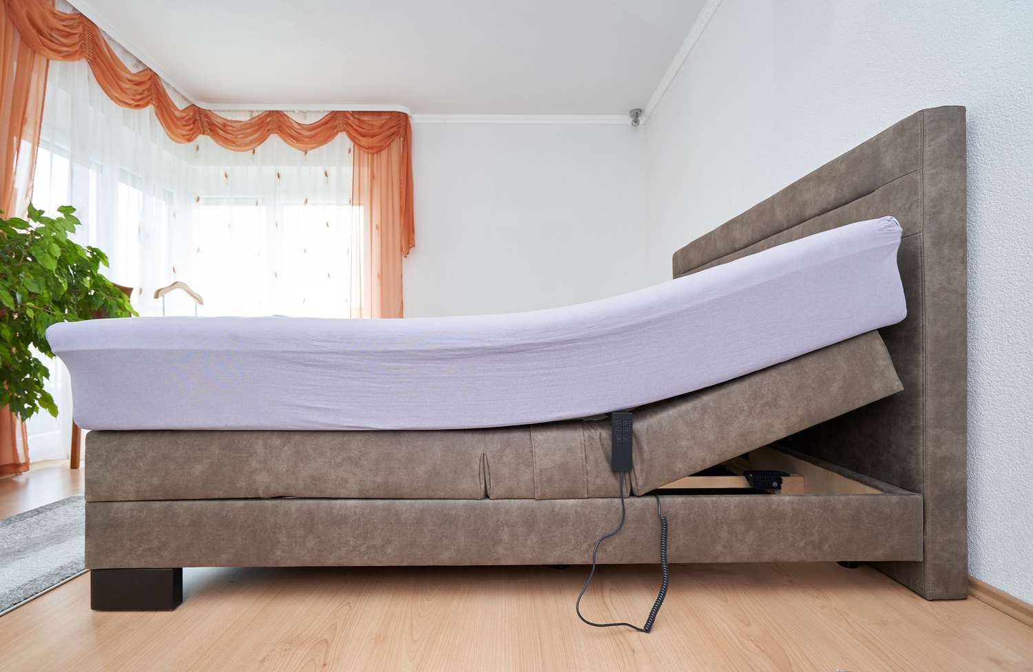 Estrutura de cama ajustável com colchão