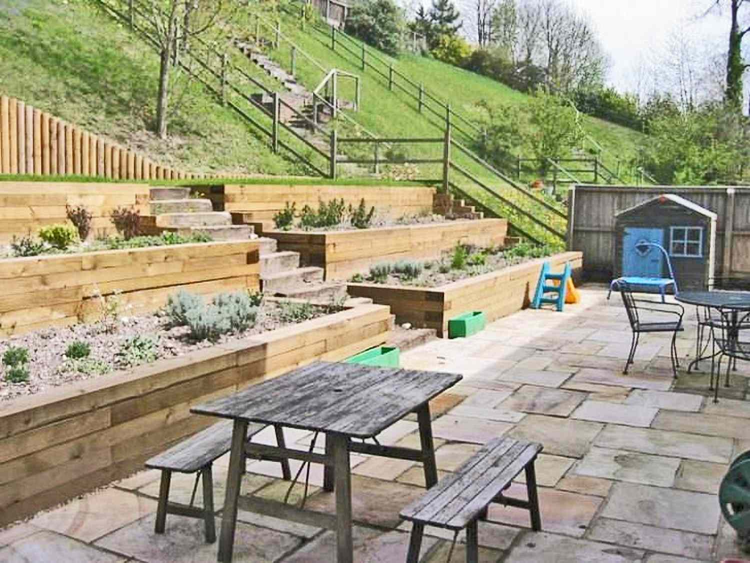Jardineras de madera en terrazas