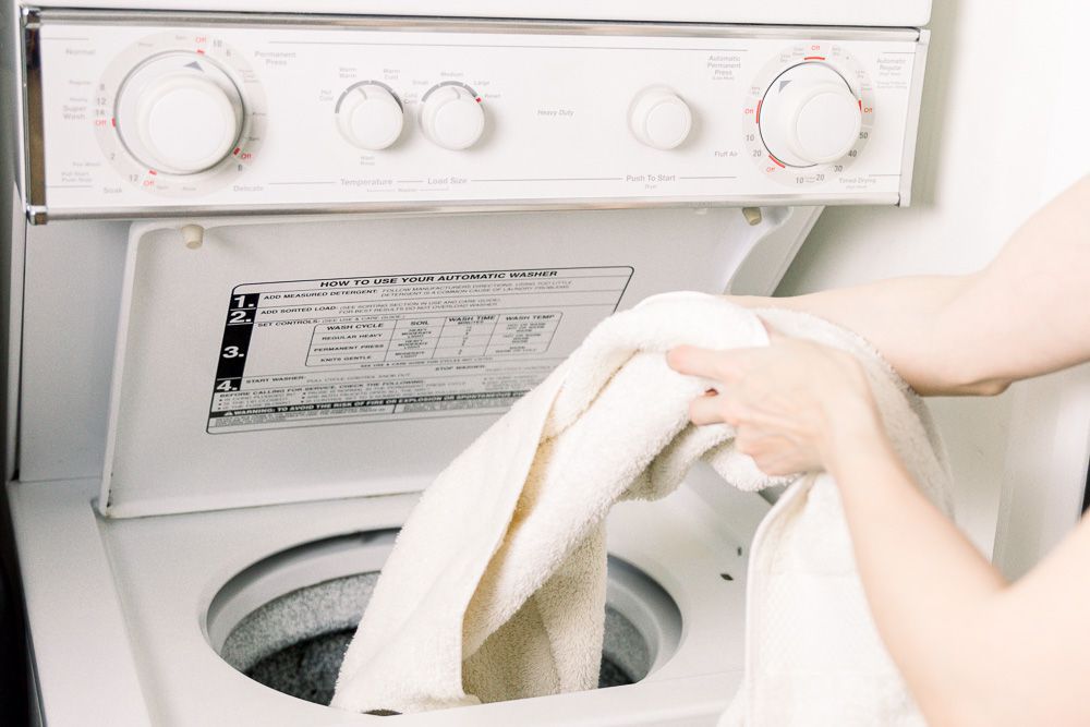 Wiederholung der Waschschritte zum Aufweichen der Handtücher