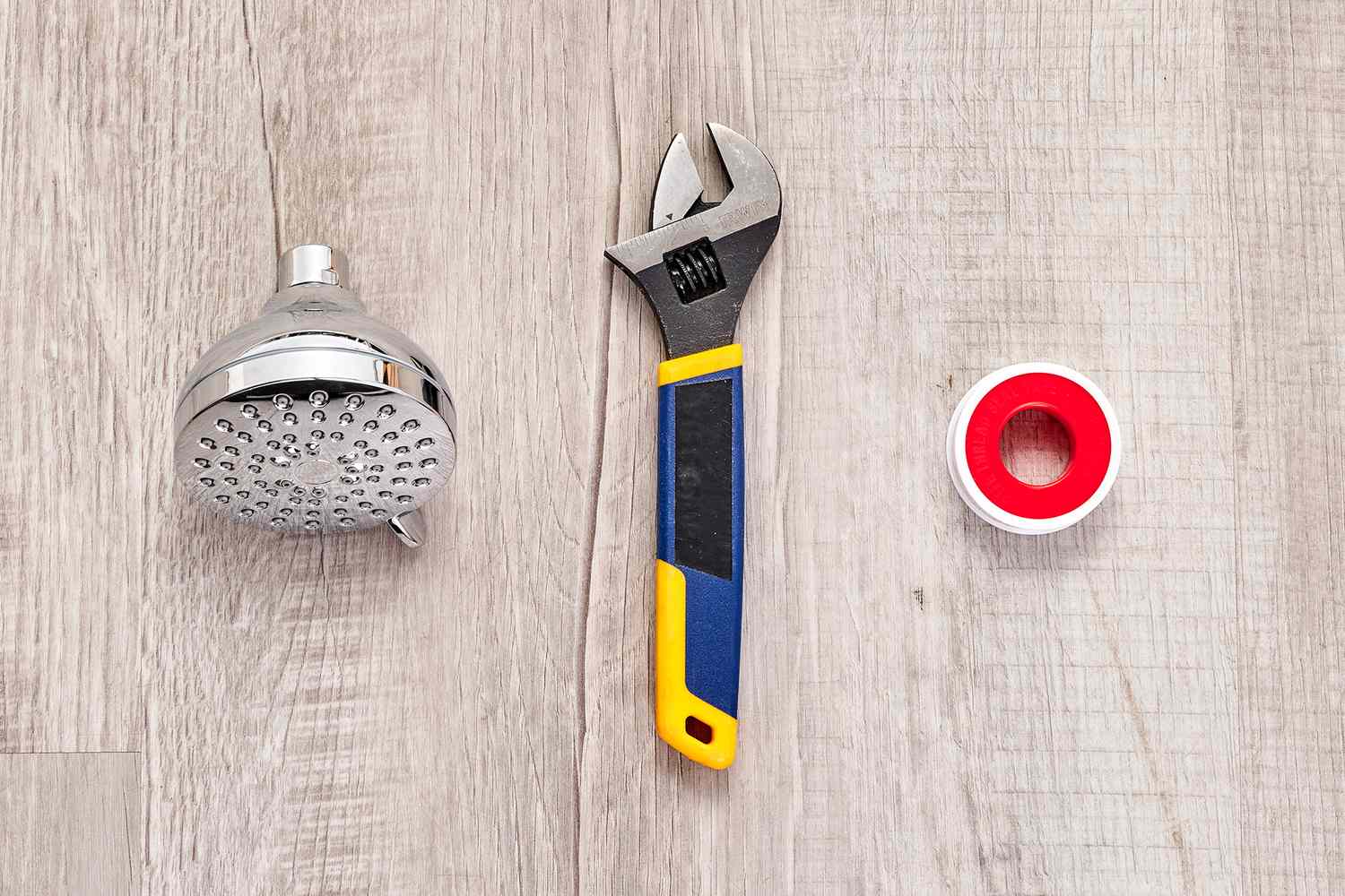 Materiais e ferramentas para instalar um chuveiro de parede