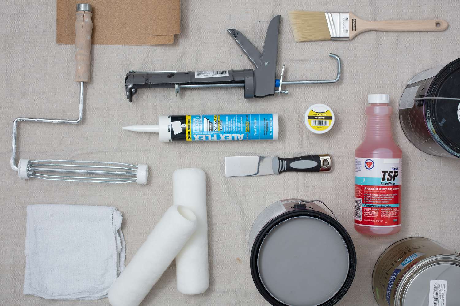 Materiales y herramientas para arreglar goteos de pintura