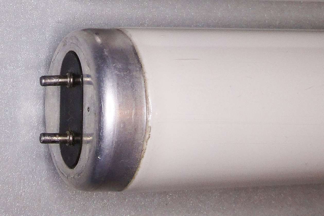 Bombilla fluorescente lineal T12
