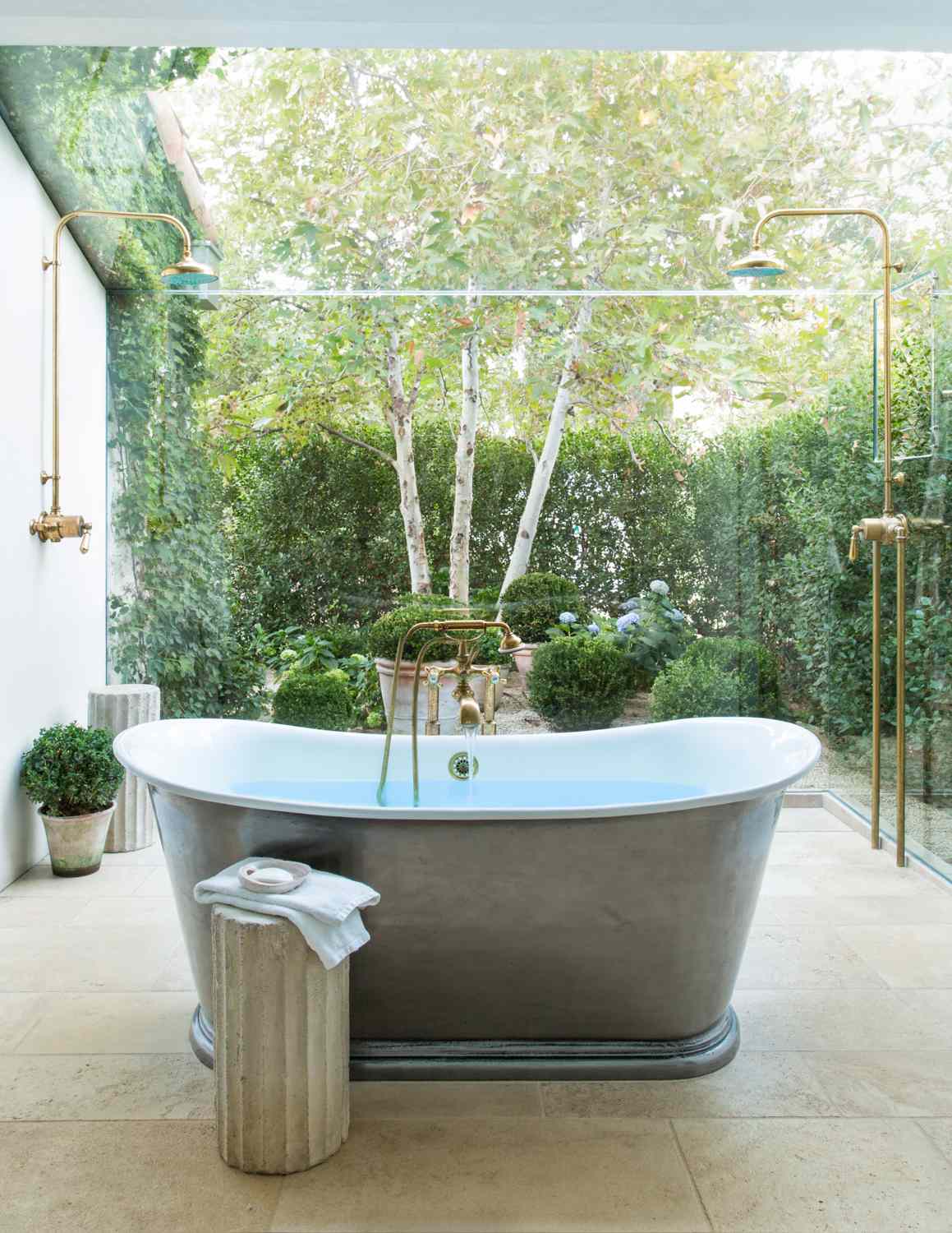 What are garden tubs ?