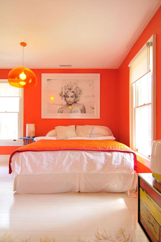 Chambre à coucher orange vif