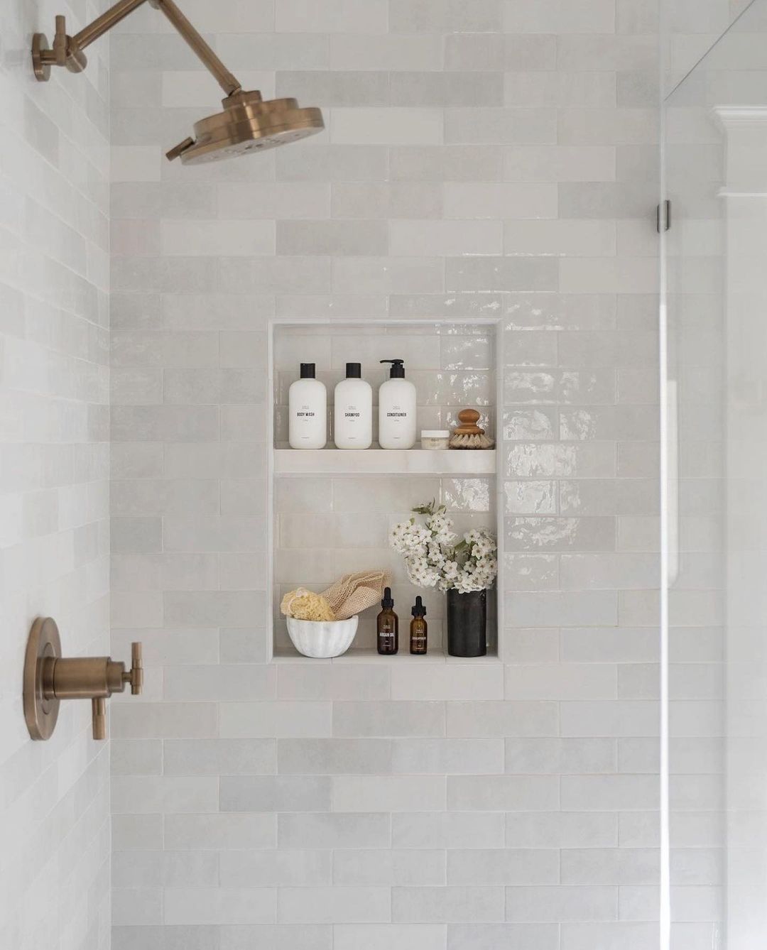 Shelf indentation in a shower