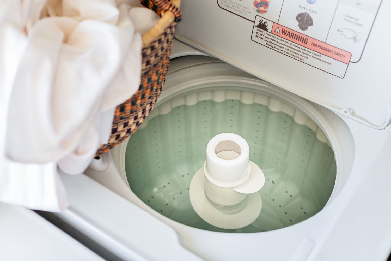 La lavadora no desagua? 5 causas y soluciones