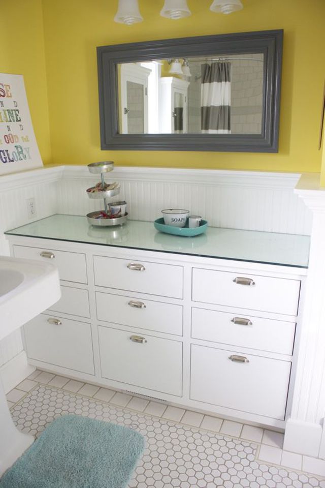 Kids bathroom with separate sink and vanity