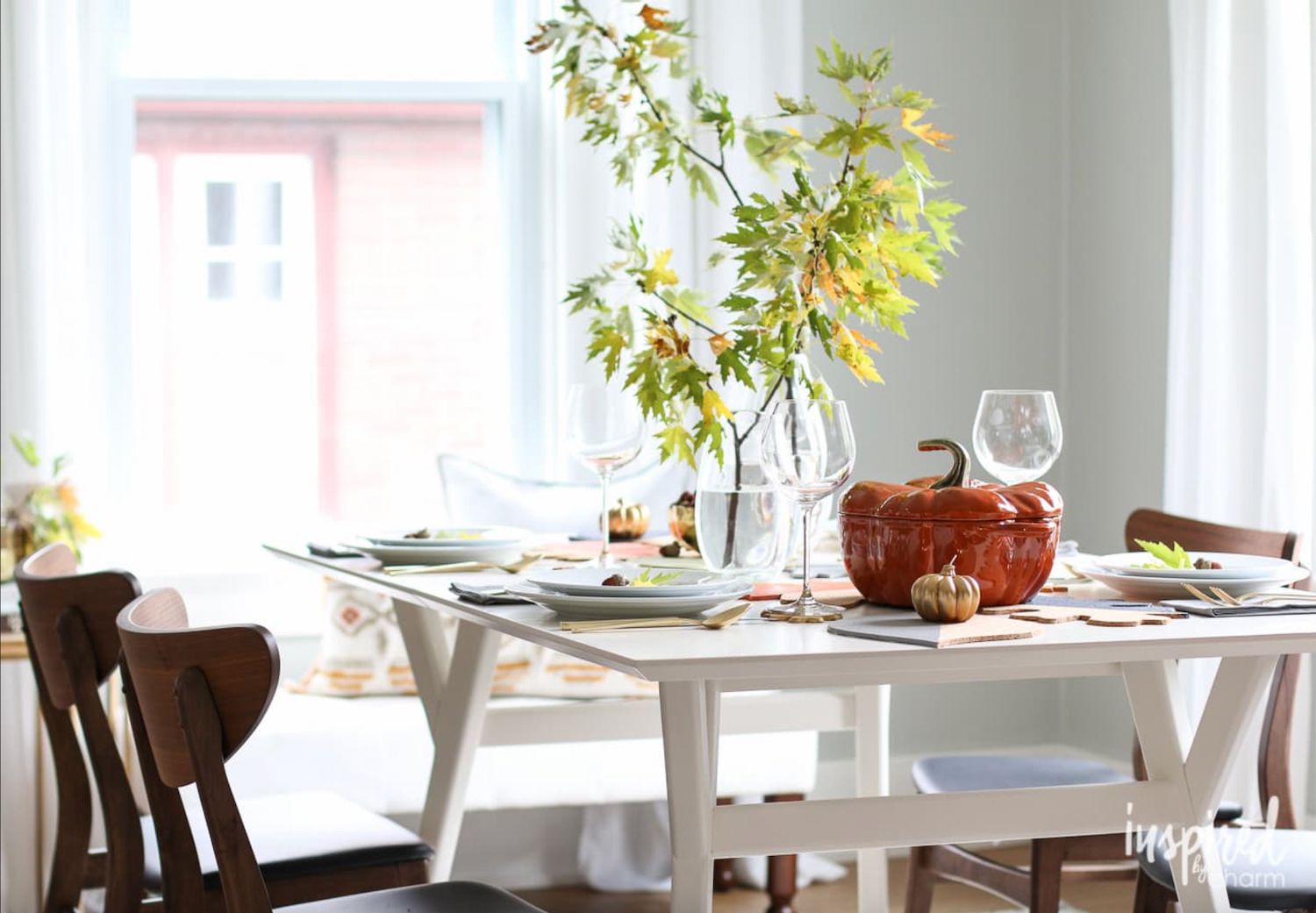 24 idées de décoration de table pour l’automne qui réchaufferont votre esprit