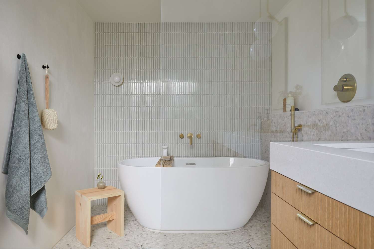 26 Graue Badezimmer-Ideen für jeden Designstil