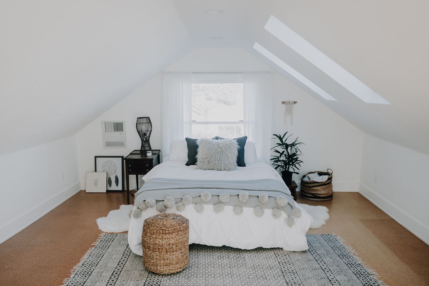 12 Wege zu einem böhmischen, minimalistischen Schlafzimmer