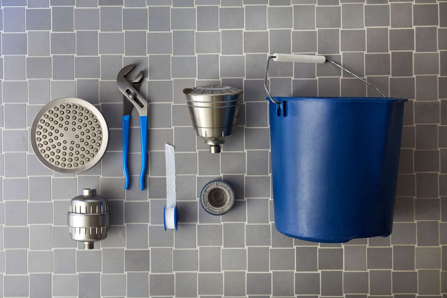 Matériel et outils installer un filtre de douche 