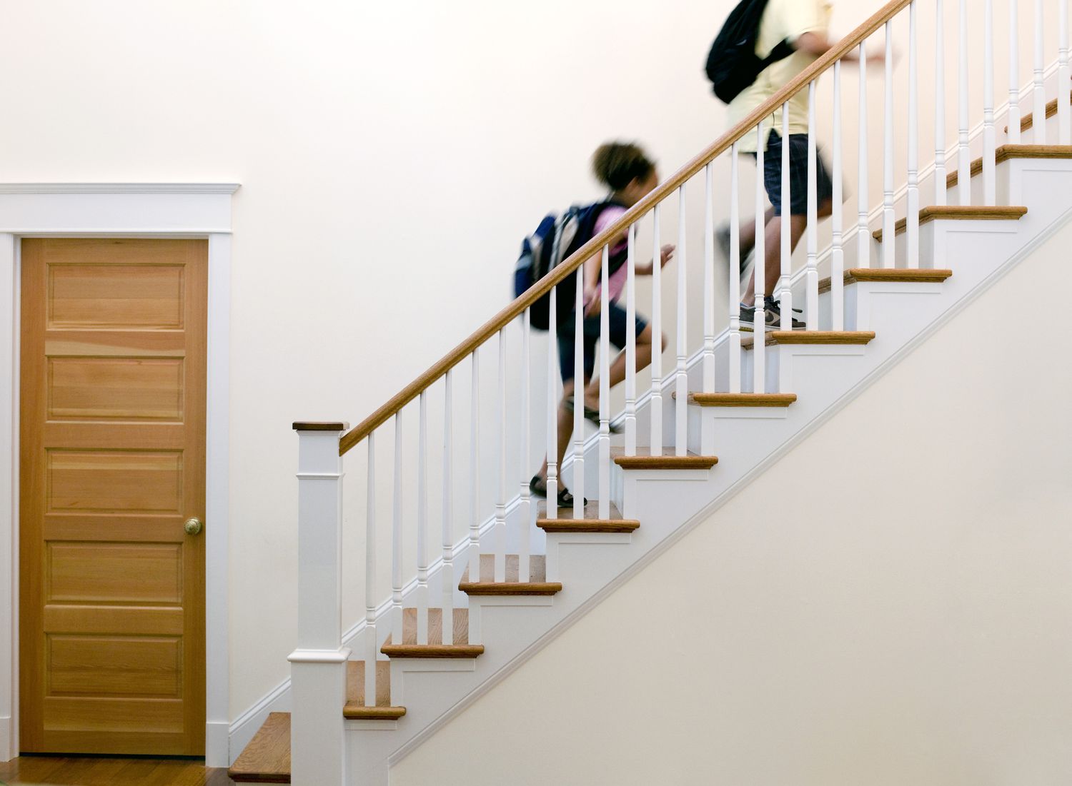 Cómo instalar una barandilla de escalera