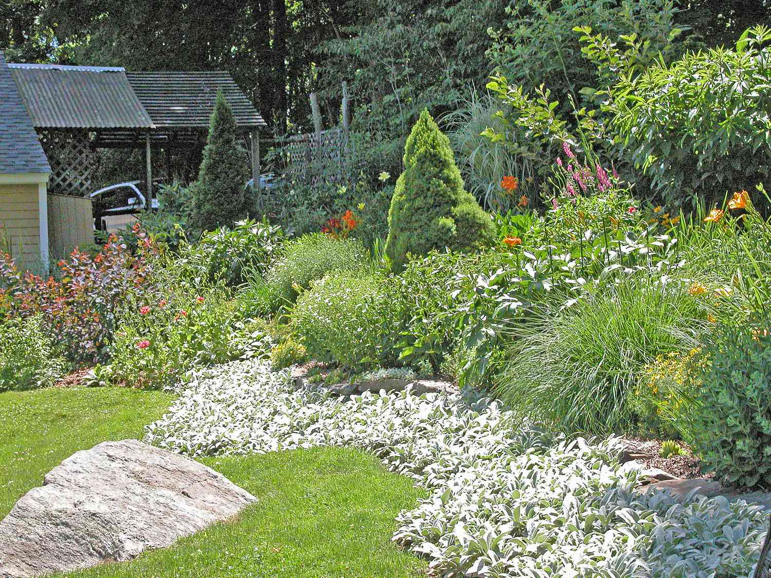 Como fazer um jardim em um declive: 12 ideias para encostas