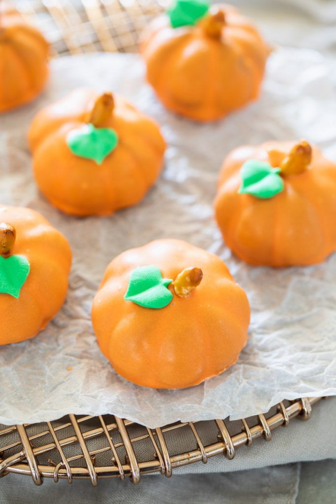 Calabazas hechas con galletas de chocolate