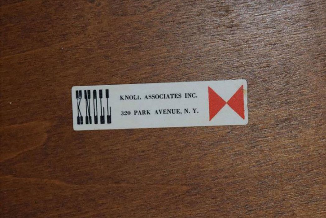 Knoll Associates-Etikett vom Saarinen-Tisch, ca. 1950er Jahre