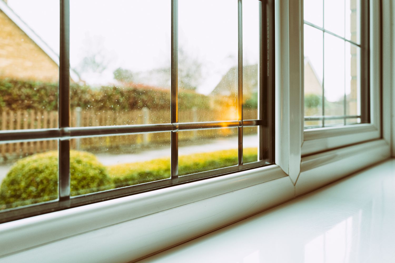 Cómo limpiar los rieles de las ventanas en 5 sencillos pasos