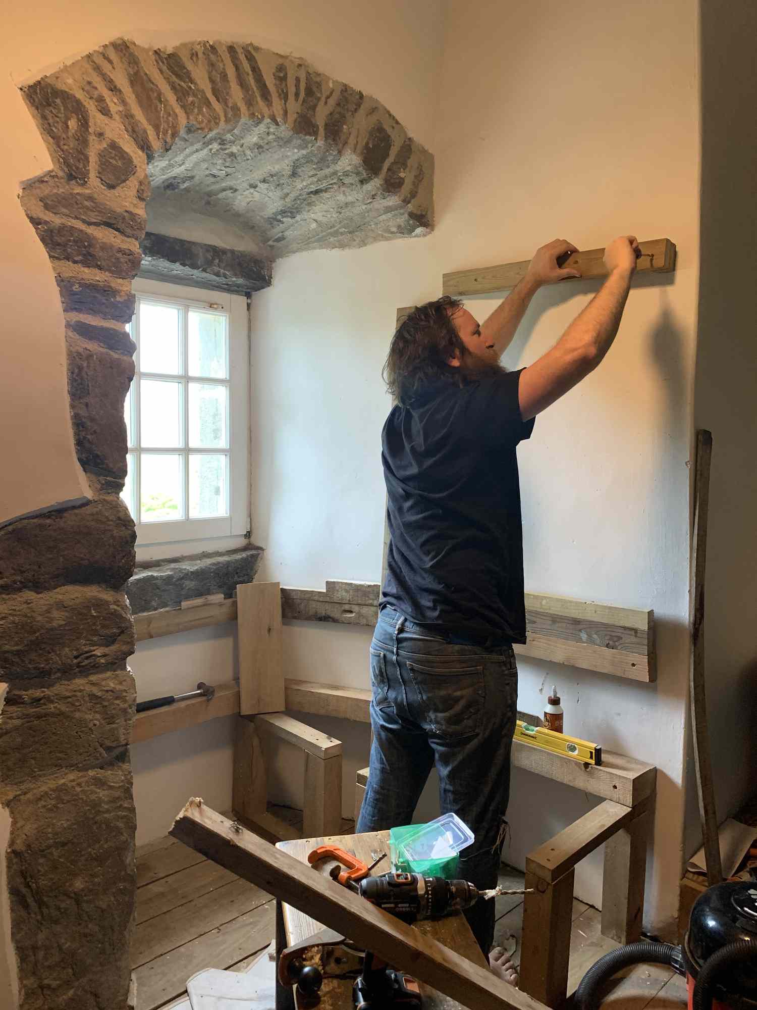 Renovierungsarbeiten an den Wänden