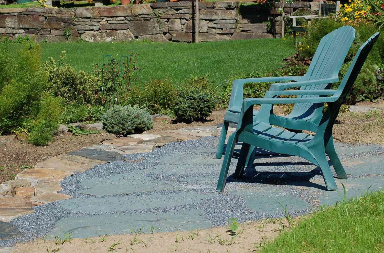 Qué es la piedra azul y cómo se utiliza en jardinería?