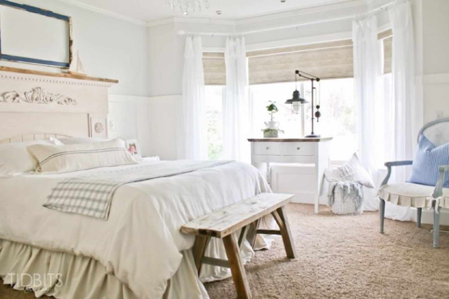 Pretty farmhouse bedroom