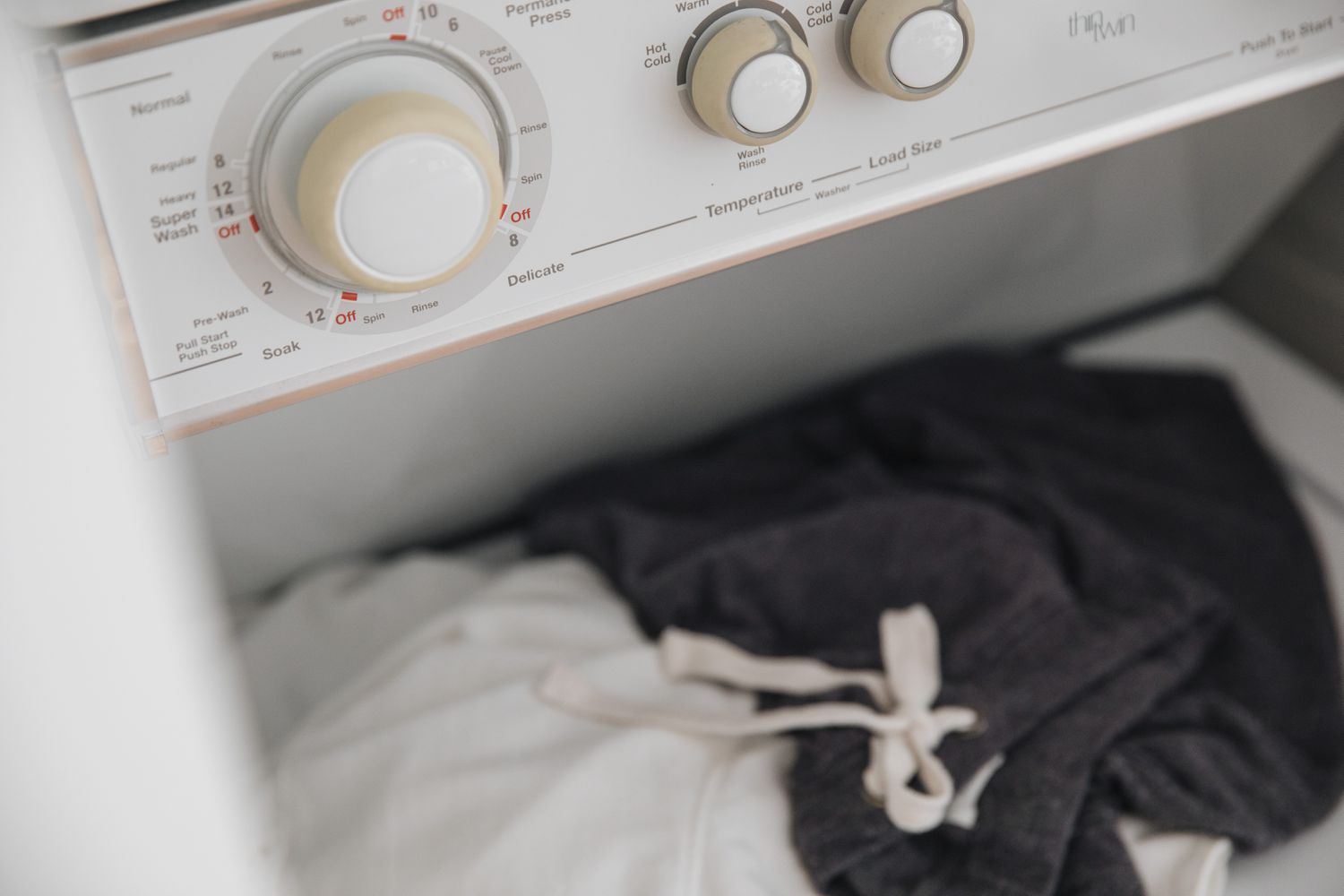roupas na lavadora
