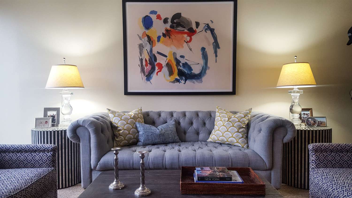 sala de estar moderna e clássica