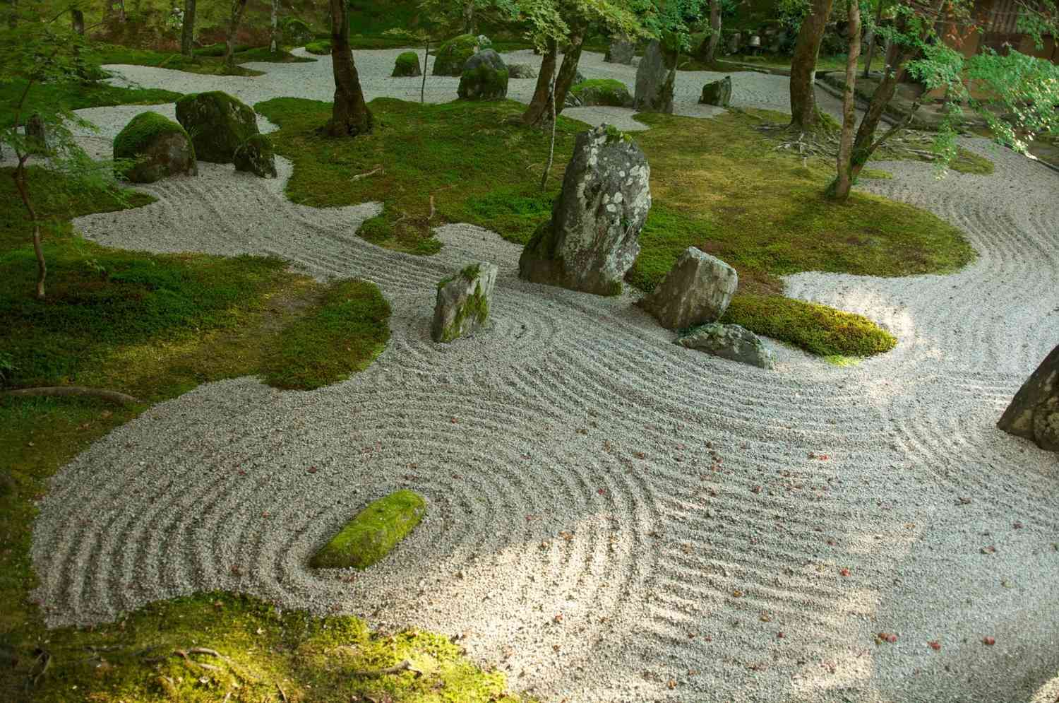 Diseño de jardines japoneses: Qué incluir y qué evitar