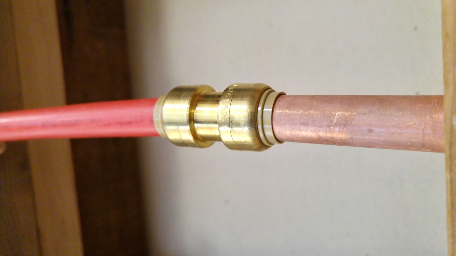 Comment remplacer un tuyau de cuivre par du PEX